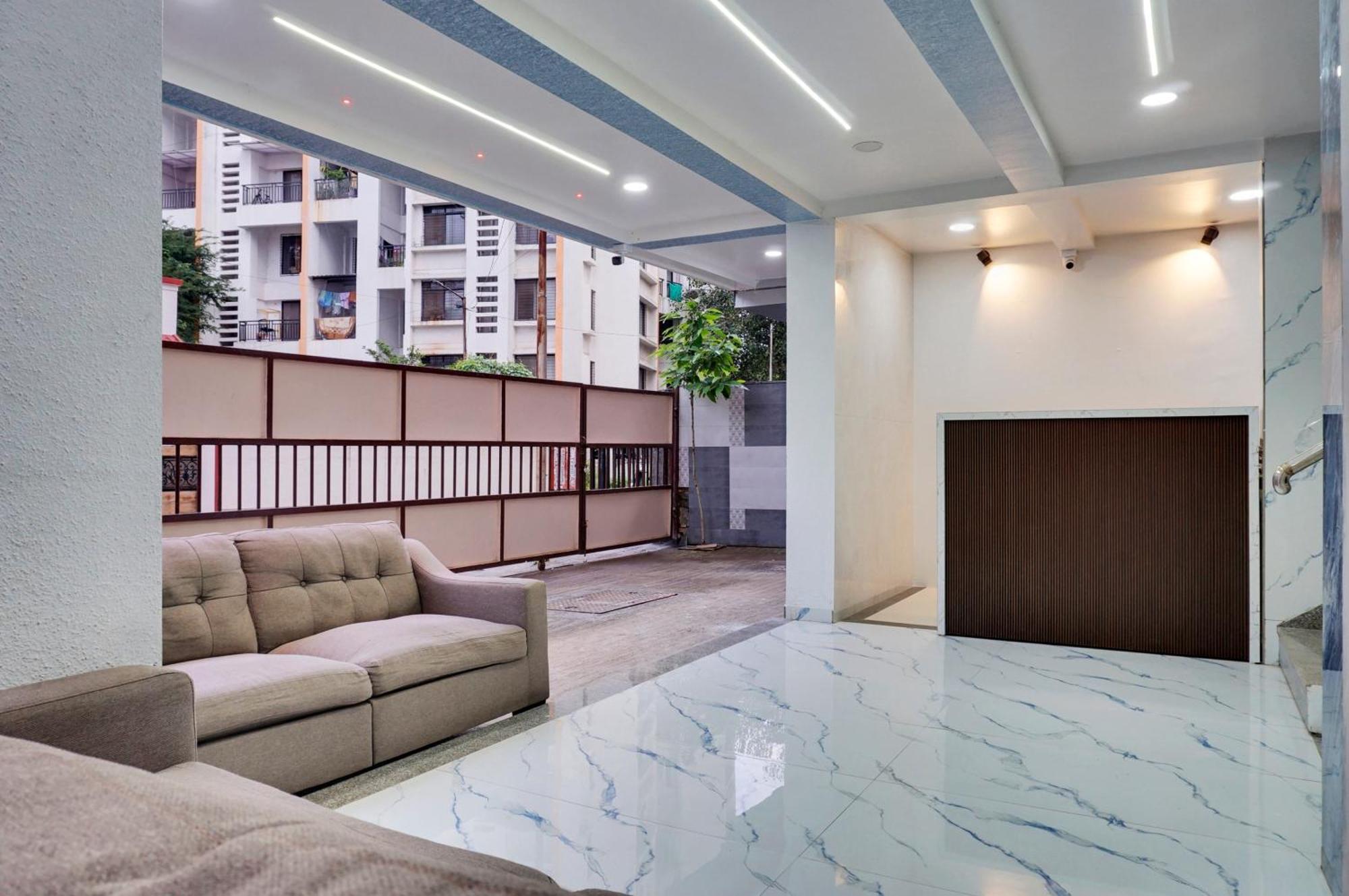 Urban Hometel Pune Exteriör bild